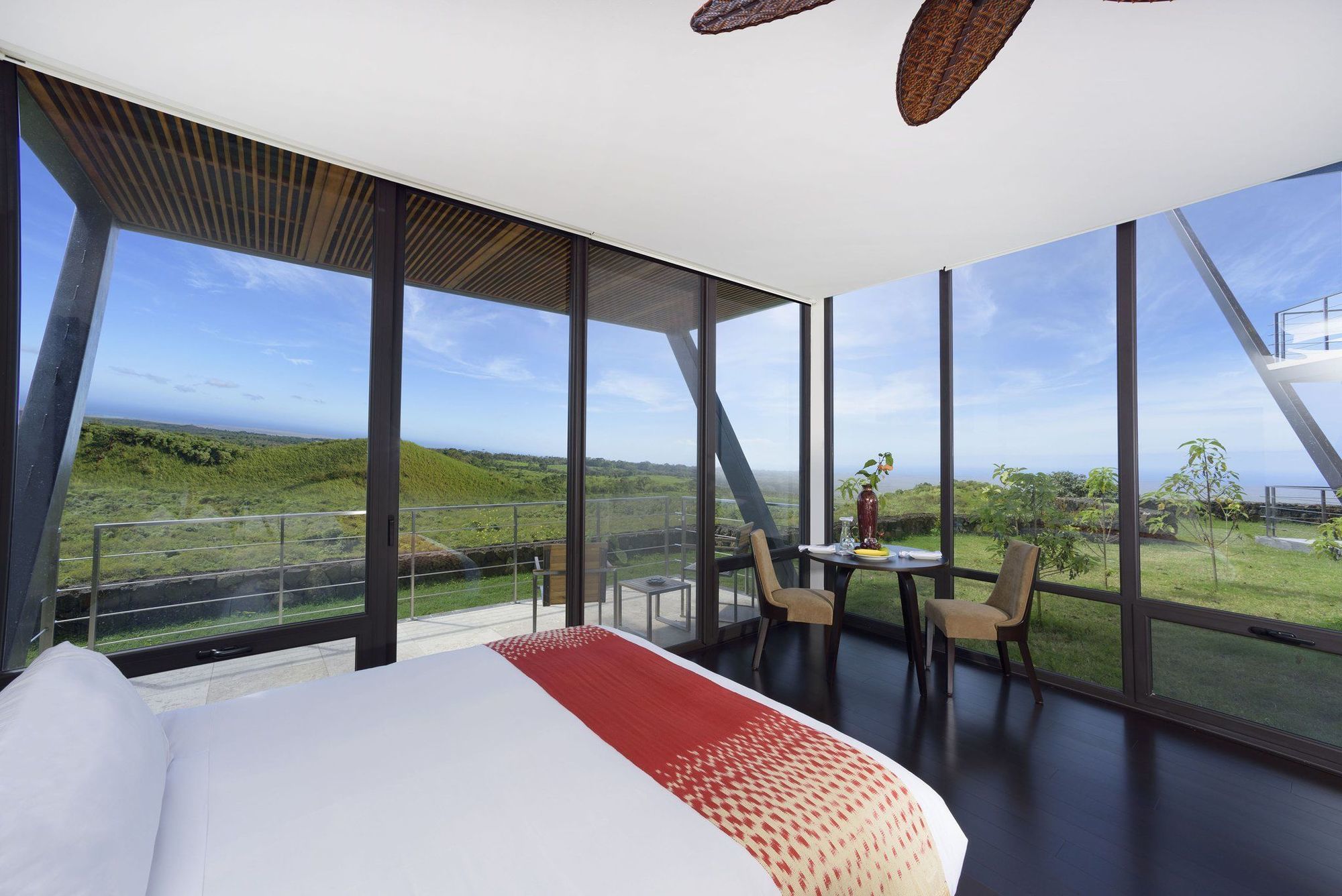Pikaia Lodge Santa Cruz Island Luaran gambar